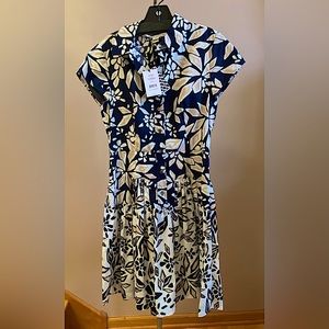 Diane von Furstenberg
Scarlet Floral-Print A-Line Shirtdress Size 6